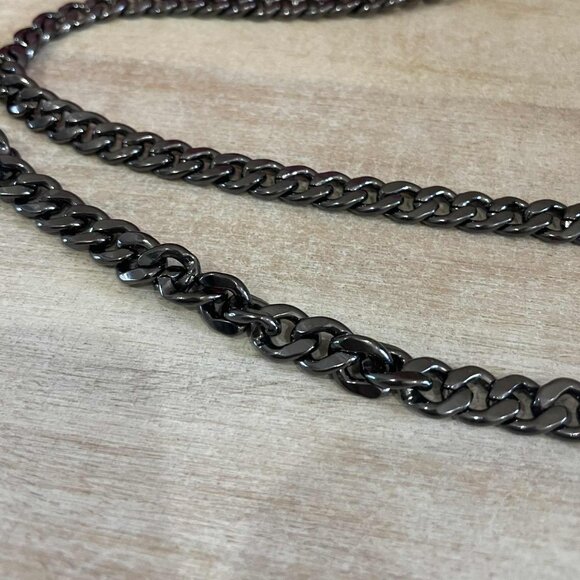 Pink Chanel Crossbody Bag - Picture 5 of 9